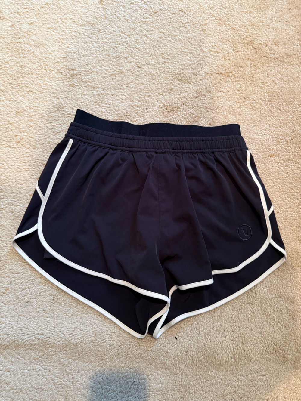 VUORI SHORTS SIZE XS